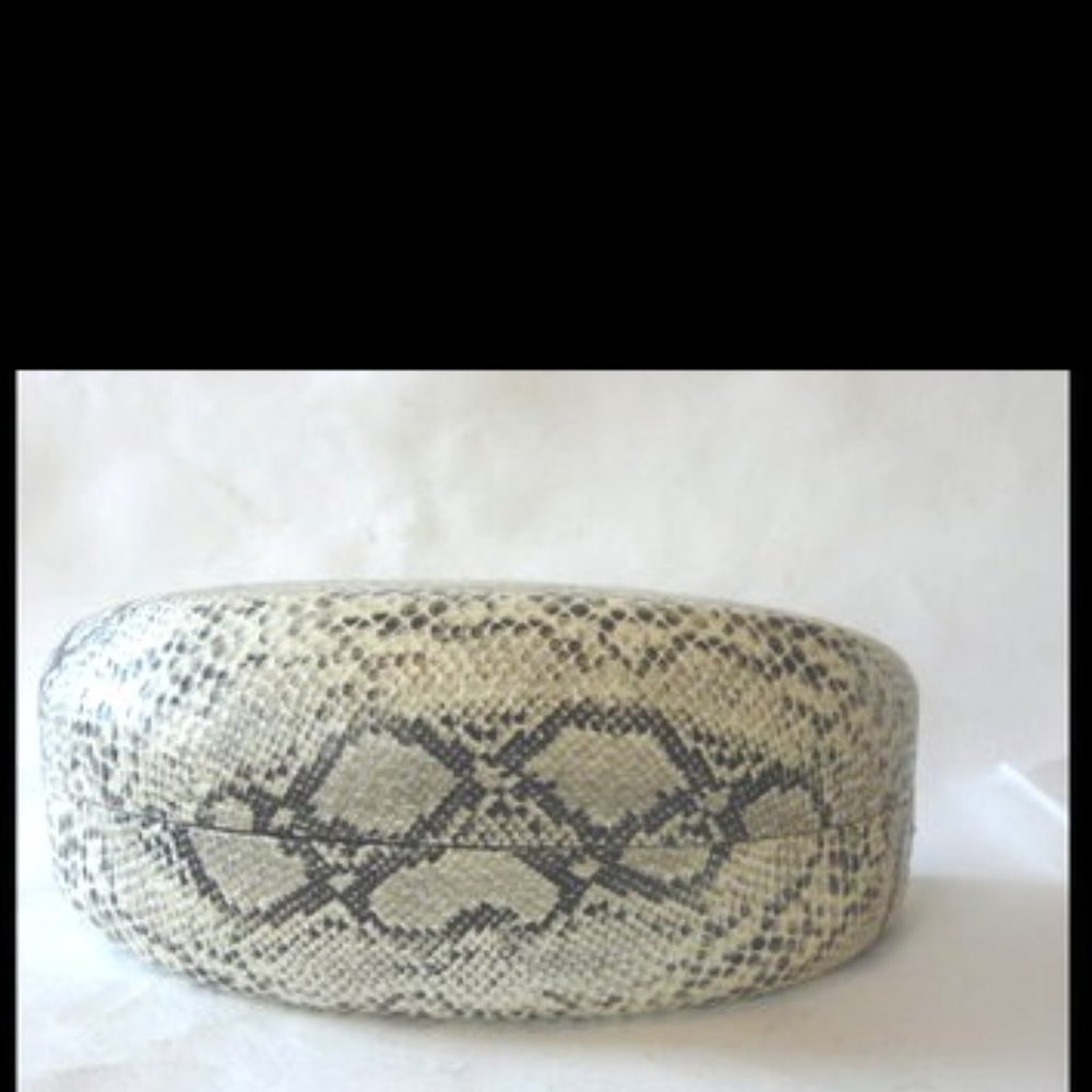 Curations Sunglasses With Case - image 6